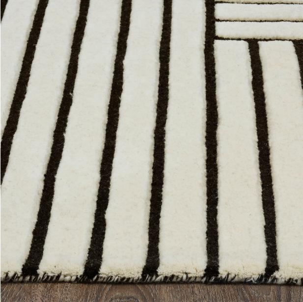 Artica rug showing the black lines