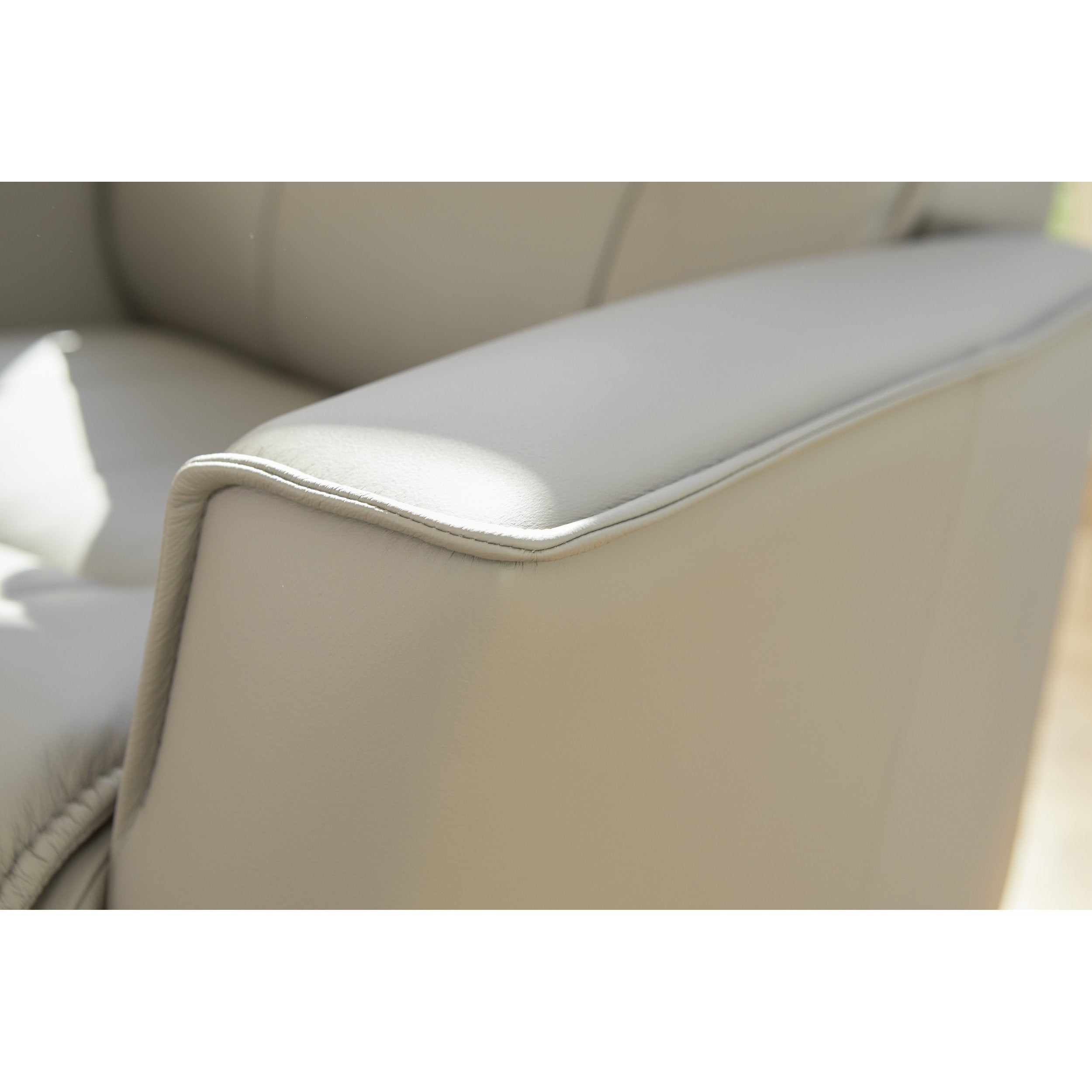 Harstad Sofa & Loveseat